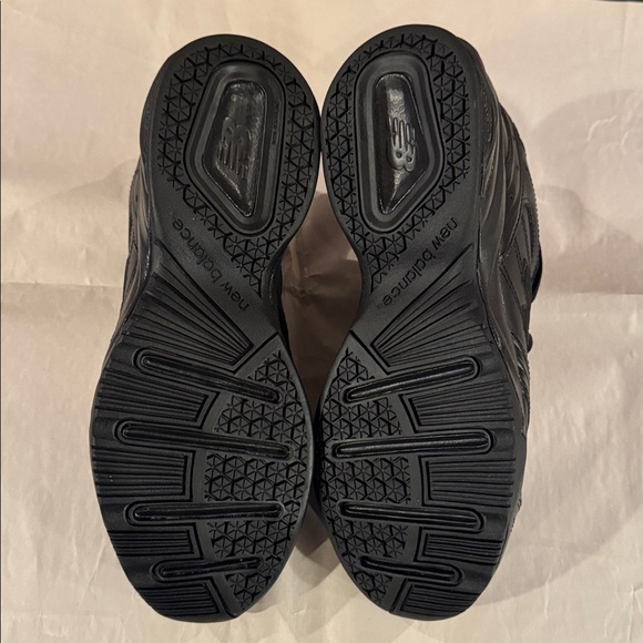 New Balance Woman’s 624 black lace 10.5 B (Medium) - Picture 2 of 6